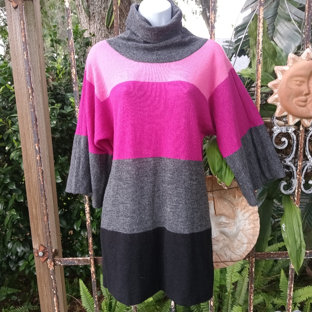 Kensie tunic 3/4 length sleeve Turtleneck sweater Small